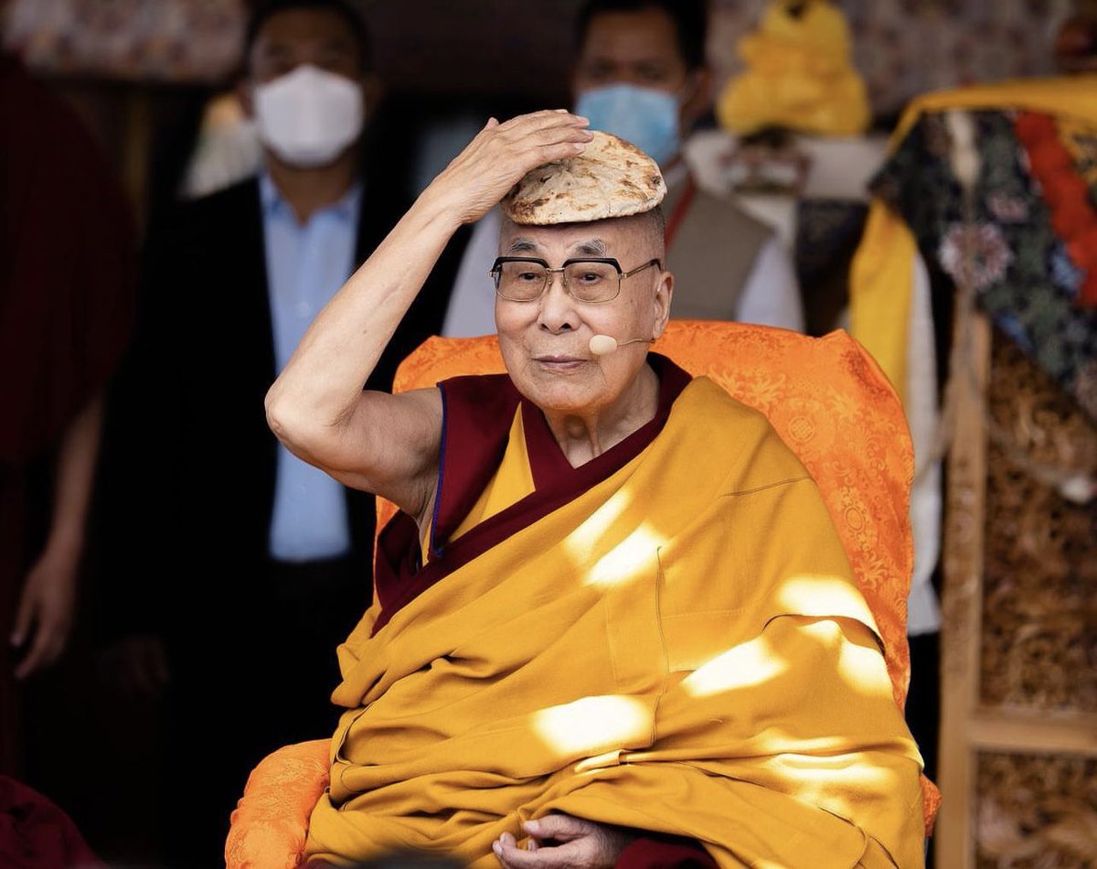 teelonden's tweet photo. Happy 88th birthday your holiness. I’m thankful for so many things 🙏🏻 please live a long life and healthy life . 🙏🏻🕊️ https://t.co/ReRWR5a4x0