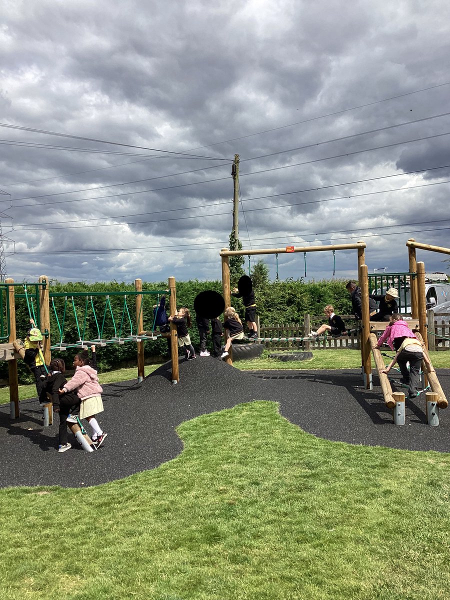 GrdangelsCP's tweet photo. Yesterday, we went on our very first school trip to Ash End Farm! We got to feed the animals and learnt all about their offspring. We even had time to play in the play area which was so much fun #animals #understandingtheworld #physicaldevelopmemt #EYFS https://t.co/ahxXsLmwwf