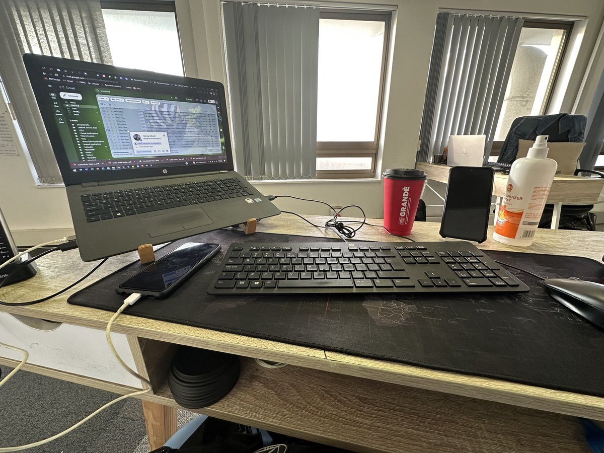 Mo_Amlay's tweet photo. Entrepreneur life -#SharedOfficeSpaces #LoveMyTalent #BySaliem #MoMotivation https://t.co/0ZPhfET0Py