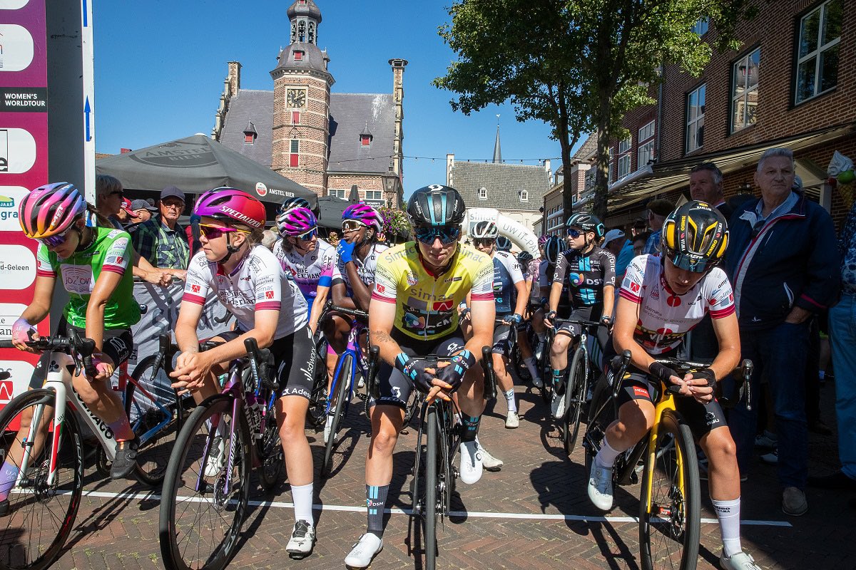 ladiestour's tweet photo. 🚴‍♀️ 𝙂𝙚𝙣𝙣𝙚𝙥 𝙯𝙚𝙠𝙚𝙧 𝙩𝙤𝙩 2025 𝙚𝙩𝙖𝙥𝙥𝙚𝙥𝙡𝙖𝙖𝙩𝙨 Mooi nieuws🎉 Het contract met de @GemeenteGennep is met 3 jaar verlengd. Dit jaar is de etappe Gennep-Gennep op 6 september rit 2 in de @SimacDS Ladies Tour 2023

Lees meer➡️ https://t.co/PvrntsQPG0

#SLT2023 #Simac https://t.co/uKAeprTOVG