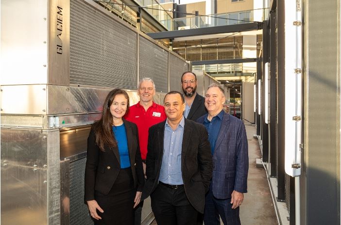 What cool research! World-first refrigeration project led by <a href="/UniversitySA/">UniSA (this account is no longer active)</a> sustainable #energy engineer Dr Tim Lau and <a href="/Glaciemcooling/">Glaciem Cooling</a> helps Australian retailer <a href="/Coles/">Coles Supermarkets</a> reduce #CO2 emissions. Details here: fal.cn/3zFaD
