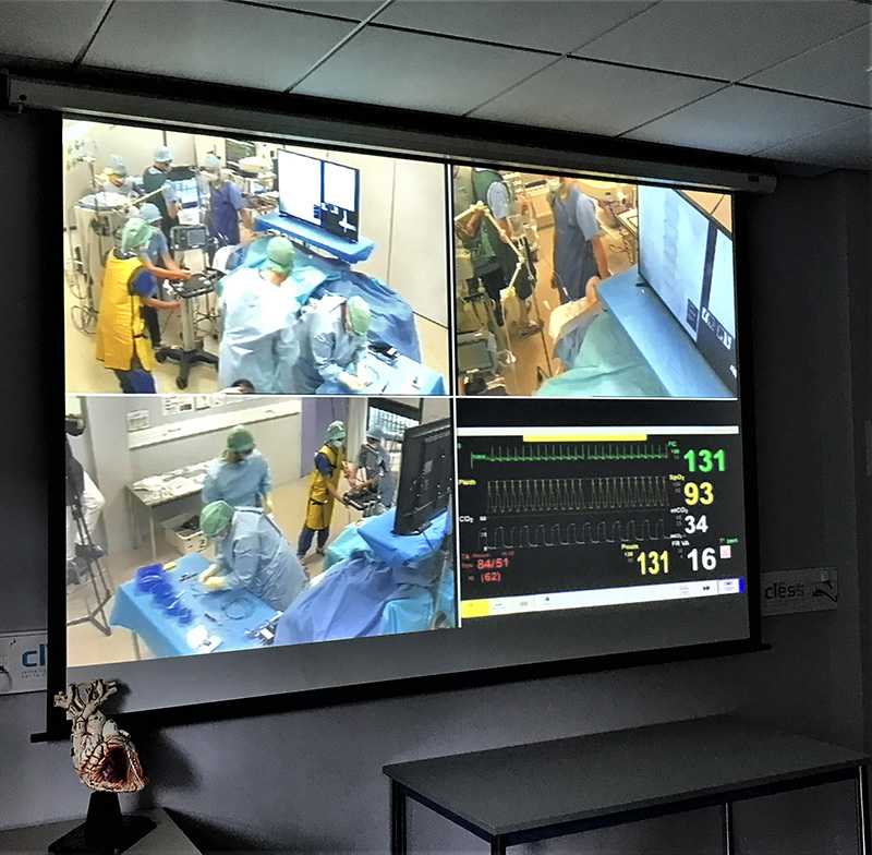 Medicalem_Fr's tweet image. 🏥 Balthazar ne doit pas mourir ! ➡️ Le CHU de Lyon forme et perfectionne les professionnels grâce à des mannequins ultraperfectionnés de simulation en santé ⤵️

@CHUdeLyon #SimuLyon #Simulation #SimulationMédicale #SimulationSanté #CHULyon #TeamHCL
teamhcl.chu-lyon.fr/simuler-cest-b…