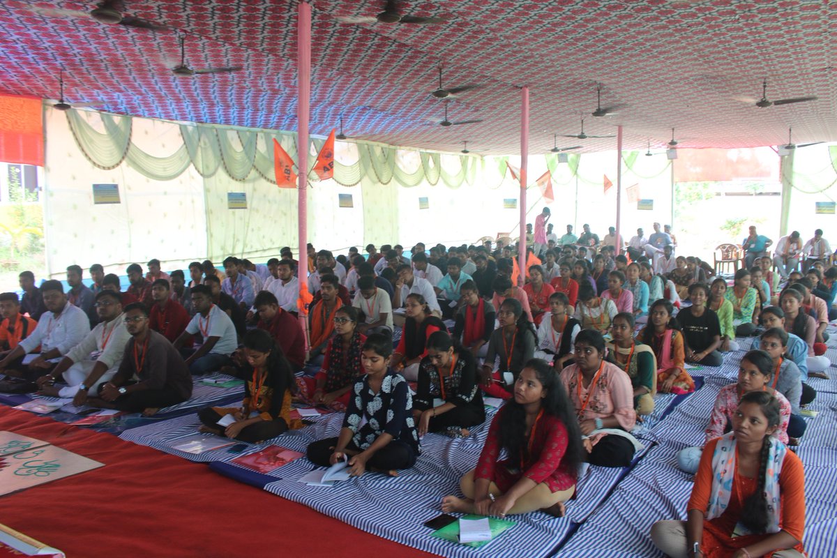 ganjam_abvp's tweet photo. @abvpodisha ପ୍ରାନ୍ତ ଅଭ୍ୟାସ ବର୍ଗ-୨ ରେ ଏବିଭିପି ଉତ୍ତର-ପଶ୍ଚିମ କ୍ଷେତ୍ରର କ୍ଷେତ୍ରୀୟ ସଙ୍ଗଠନ ସମ୍ପାଦକ ଶ୍ରୀ ଅଶ୍ଵିନୀ ଶର୍ମା 'କାର୍ଯ୍ୟ ପଦ୍ଧତି' ଶୀର୍ଷକରେ ବିଷୟ ଉପସ୍ଥାପନା କରିଛନ୍ତି। ଏହି ବିଷୟକୁ ନେଇ ଗଟ୍ଟସା ଚର୍ଚ୍ଚ��� ମଧ୍ୟ ଅନୁଷ୍ଠିତ ହୋଇଯାଇଛି।
#ABVPOdisha https://t.co/8qCIslSg3W
