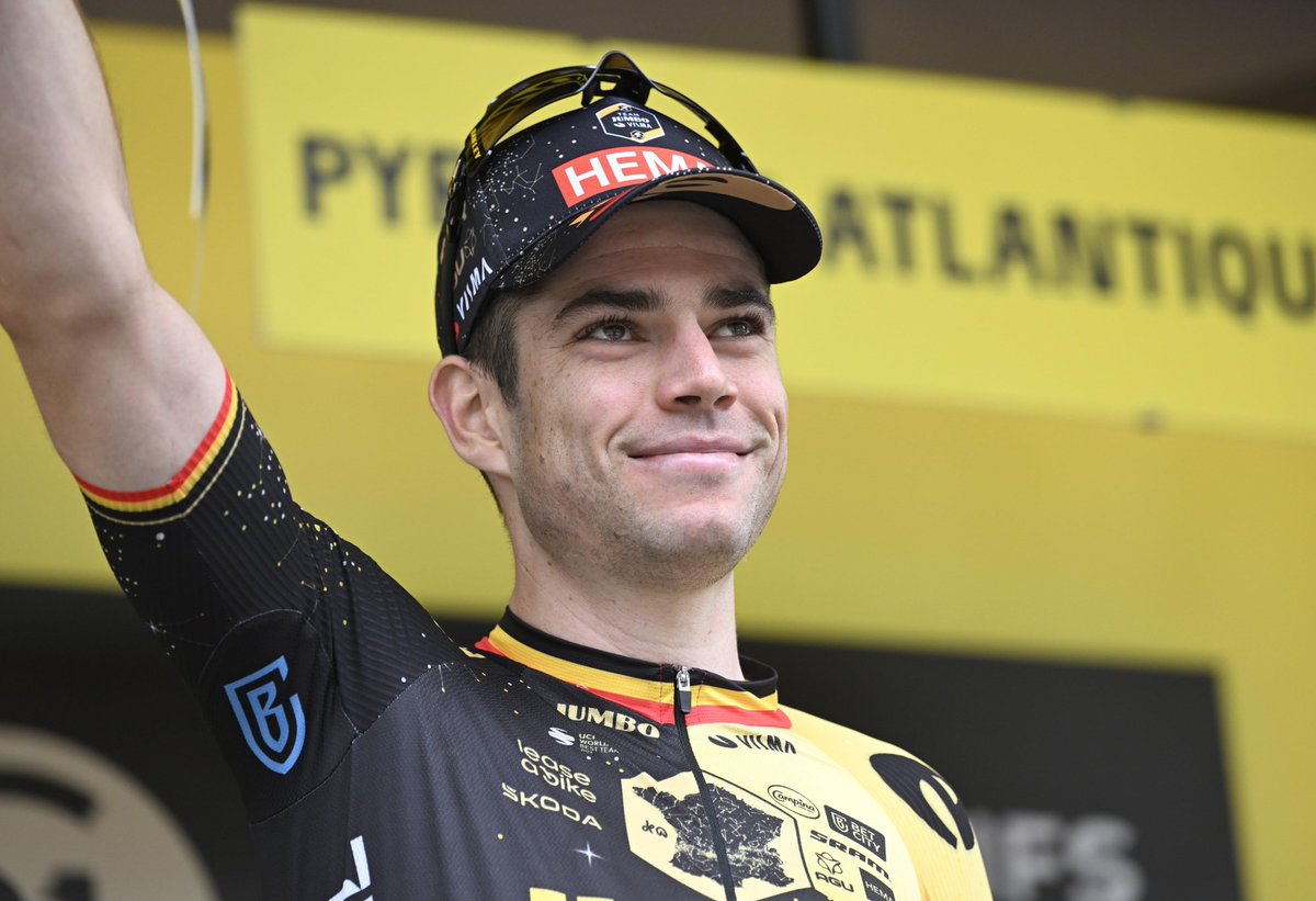 vismaleaseabike's tweet photo. 🇫🇷 #TdF2023 

@WoutvanAert was awarded the prize for most combative rider yesterday. 😁

Well deserved, Wout! 💪 https://t.co/aVpkAQ905D