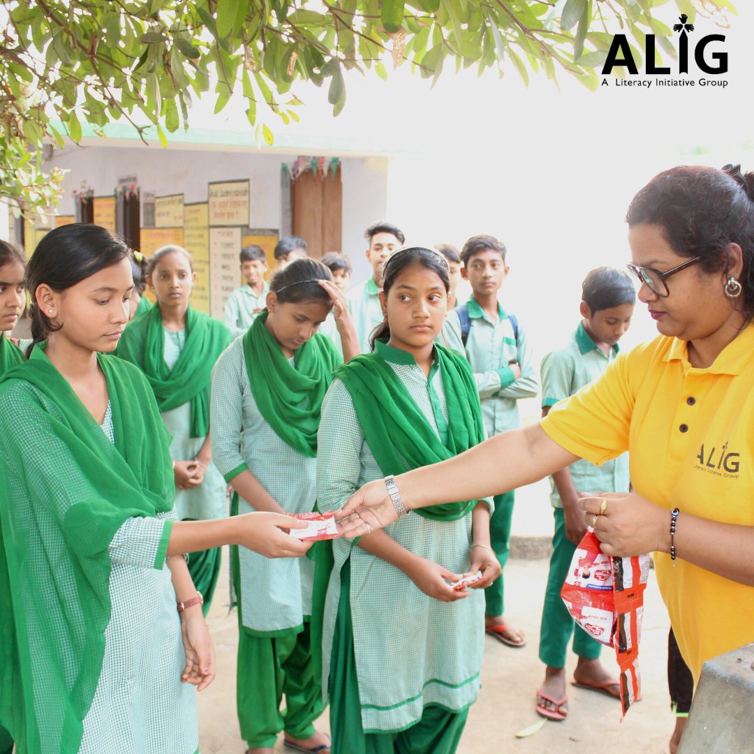 AligSociety's tweet photo. "Promoting Hygiene and Safety: Government School joins in the Global Hand Washing Week!"
This picture captures the lively atmosphere of our urdu government school Badia, based in #mosabani in #Jamshedpur celebrating hand washing week.
#CleanHandsForAll #HygieneMatters https://t.co/aLACEBHBuo