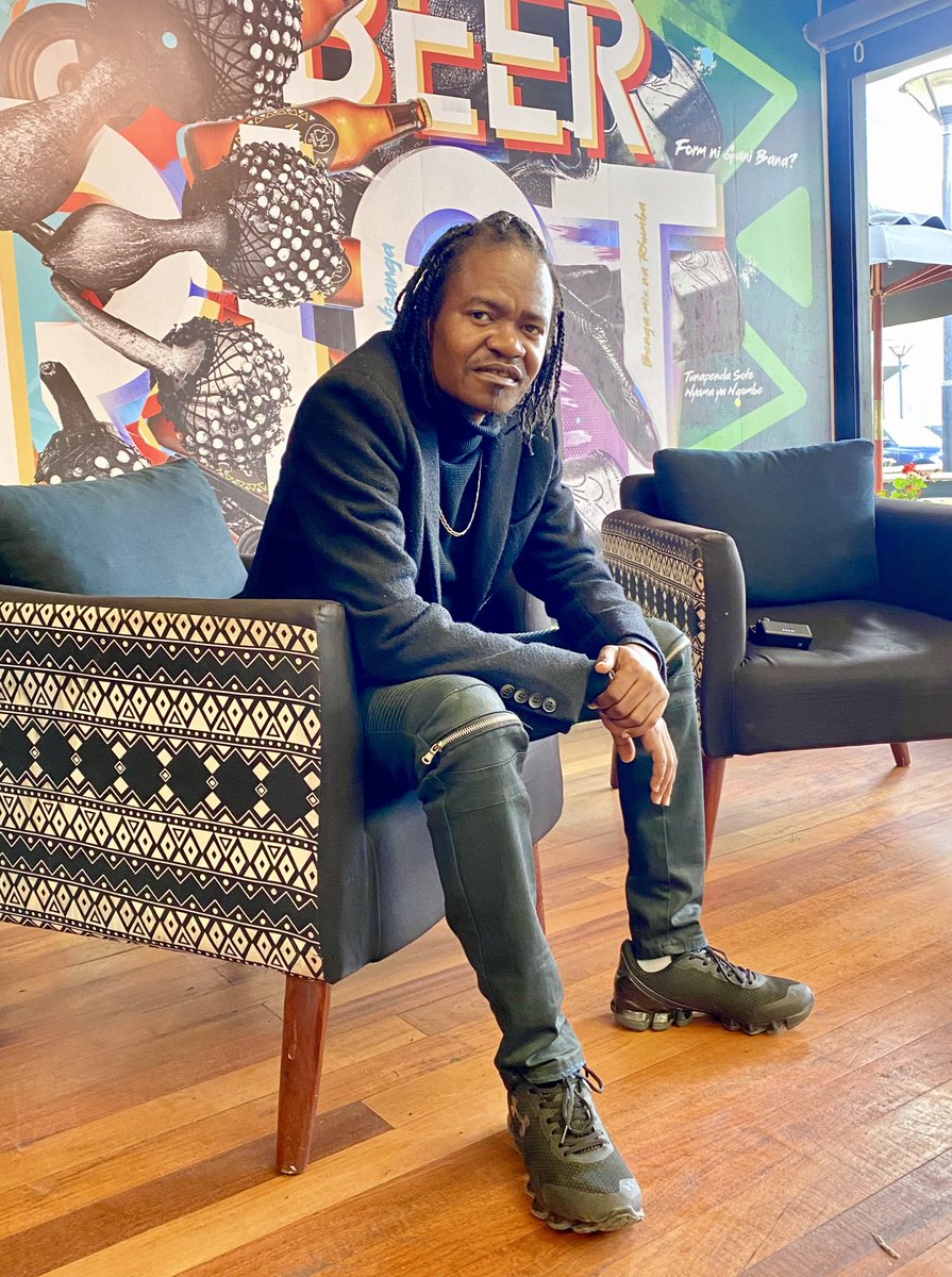 juacaliGenge's tweet photo. Kuna time nilikua nimeenda @CapitalFMKenya for an interview around 2006 @evedsouza ndio alikua presenter, kwanza kabla niendele I have to give Eve her flowers, she really pushed Genge roho safi. So before the interview started akaniambia “I have a new song here ebu listen to it uniambie your take” we were off air at that time. Aliweka hio song hivi!! karibu roho yangu istop!!! For a split second nikaanza kujiuliza “kwani nilirecord hii song when? damn!! huyu ni mimi jo!!!!” Kwanza place noma ilikua vile niliskia AARGH!! AARGH!!! the same kama zile nilipiga kwa KAMATA DAME!!! Can you guess the song? 
I will tell you more of this on my new Podcast THE CALI CAST by Jua Cali stay tuned…. #genge #grammys 

https://t.co/TxDEasaHuc