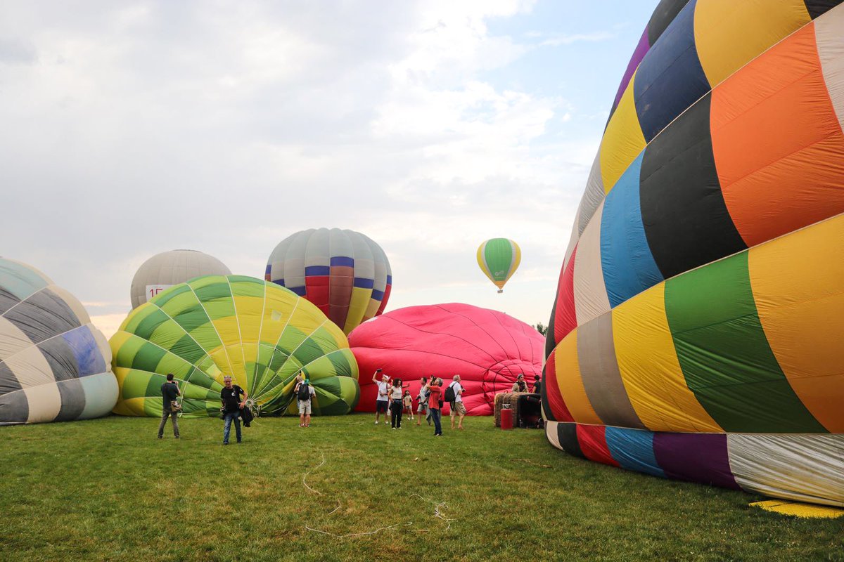 Ebf_Igualada's tweet photo. Us compartim algunes imatges del primer vol d'aquest #ebfIGD! 😍

Seguim amb els iglús de vent durant tot el dia i a les 19:30h us esperem al vol de tarda! https://t.co/roACKNqcsd