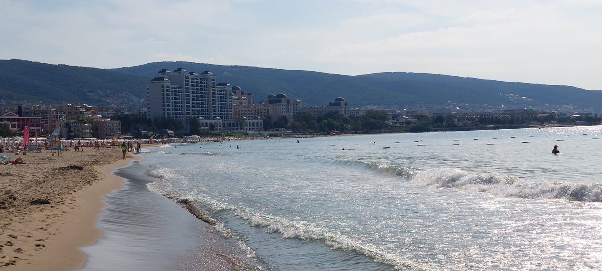 feketefezo's tweet photo. Sunny beach.... https://t.co/rNyLOoON6U