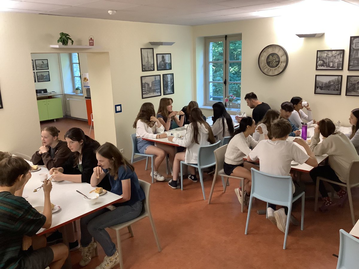 SJB MFL Dept tweet media