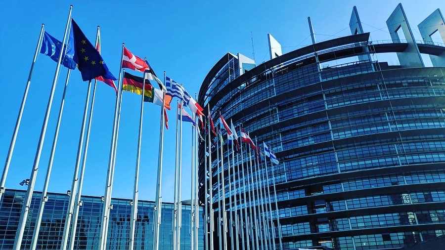 IESHnosMachado's tweet photo. Grandes noticias: la Comisión Europea nos ha aprobado un Proyecto Jean Monet y además hemos sido nombrados Escuela Embajadora de la 🇪🇺 We have great news: the @EU_Commission has approved us for a Jean Monet Project and we have been named Ambassador School of the EU @EducaAnd https://t.co/SYD6Fwg4mn