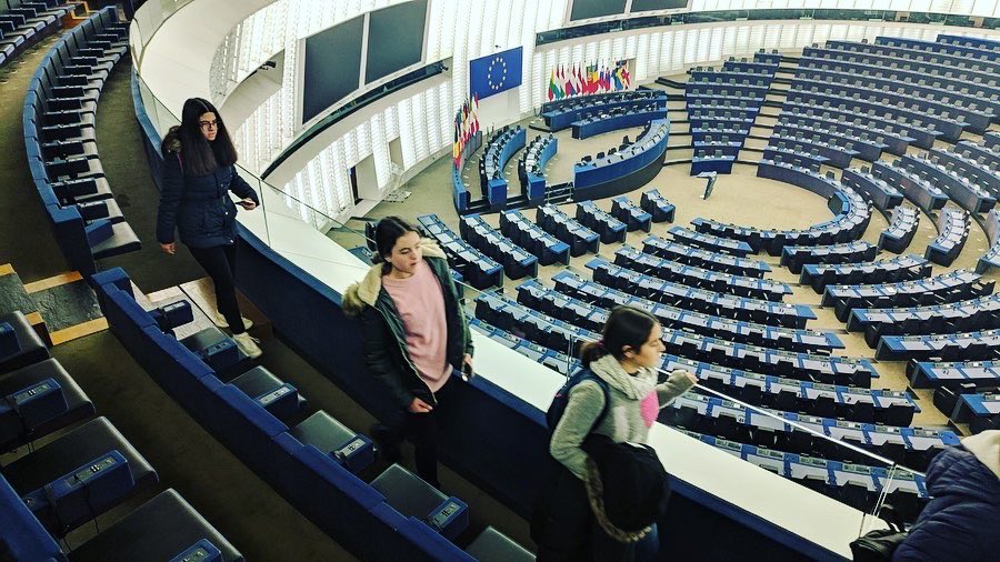 IESHnosMachado's tweet photo. Grandes noticias: la Comisión Europea nos ha aprobado un Proyecto Jean Monet y además hemos sido nombrados Escuela Embajadora de la 🇪🇺 We have great news: the @EU_Commission has approved us for a Jean Monet Project and we have been named Ambassador School of the EU @EducaAnd https://t.co/SYD6Fwg4mn