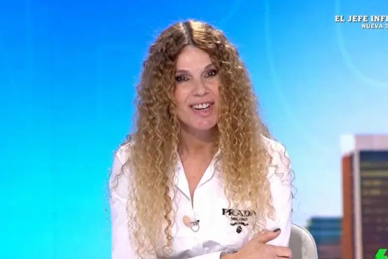 srtaEBennet's tweet photo. Vale que sea subdirectora y su marido presentador pero, ¿Esta señora tiene que intervenir todo el rato y además la primera? Debería pensar antes lo que va a decir, porque menudas chorradas…habla por hablar…por hacerse notar…ella “entiende” de todo
#aruseros1061 https://t.co/rLc1AwgGlV