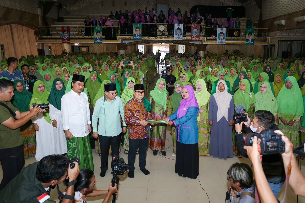 cakimiNOW's tweet photo. Maturnuwun dukungan nahdliyat JPNU Banjarnegara.. Semangat mereka memberikan energi untuk terus mengabdi kepada bangsa dan negara..💪🏻 https://t.co/DFZAeesf6k