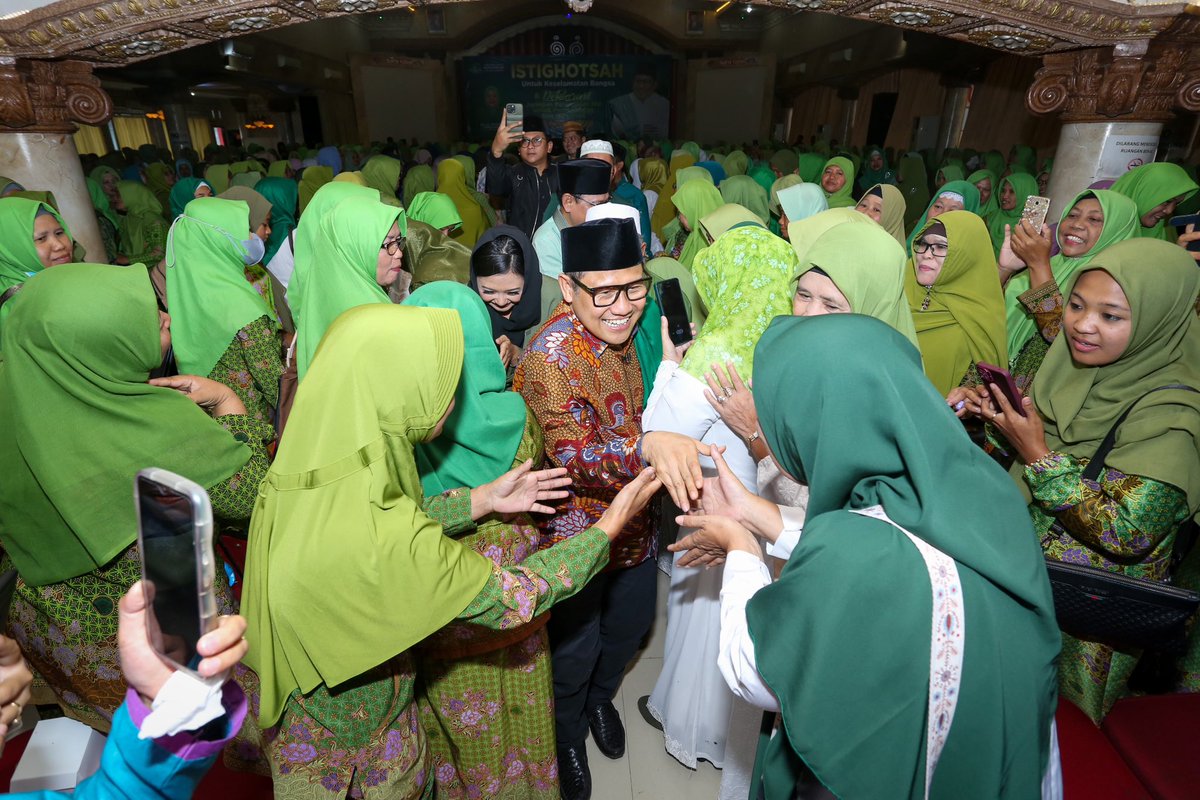 cakimiNOW's tweet photo. Maturnuwun dukungan nahdliyat JPNU Banjarnegara.. Semangat mereka memberikan energi untuk terus mengabdi kepada bangsa dan negara..💪🏻 https://t.co/DFZAeesf6k