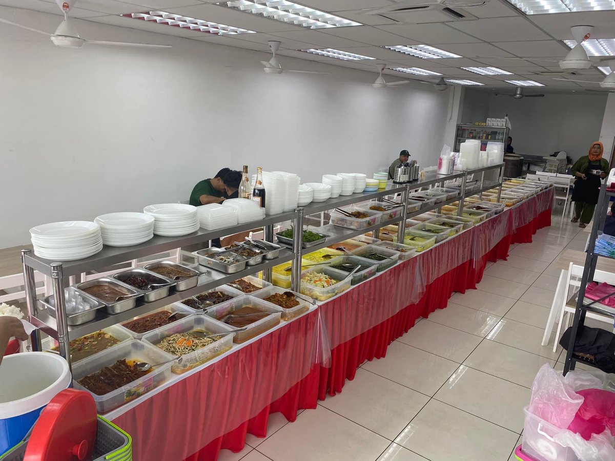 arfdy12's tweet photo. Update : 

Nasi Berlauk Malam dah berpindah ke kedai 

No.96 Jalan Sekoi Bandar Baru Uda, JB https://t.co/9bAVSQ1PTX