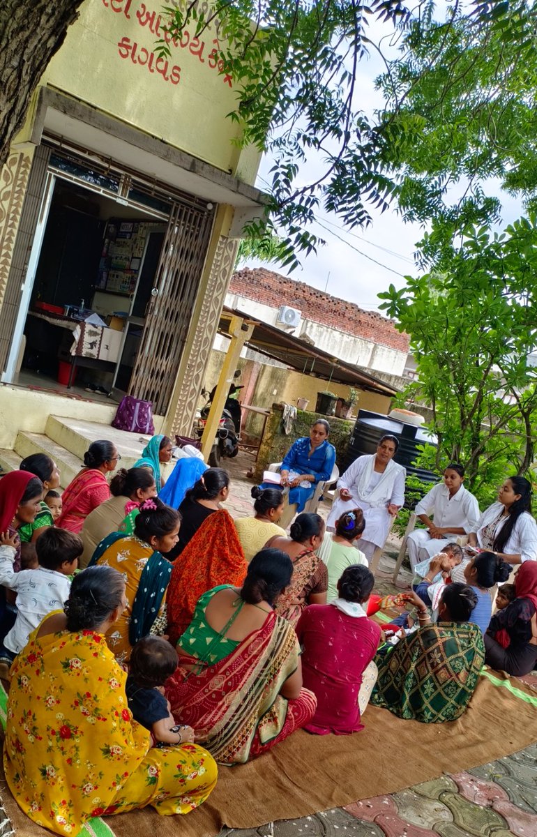 ChoKagvad's tweet photo. 27 જુન - 10 જુલાઈ  
Phase 1: દંપતિ સંપકૅ પખવાડિયું 
#PopulationFortnightCelebration      
સાસુ - વહુની મિટિંગ કરી કુટુંબ નિયોજનની અલગ અલગ વિકલ્પો સહીત પદ્ધતિ અને તેનાં ફાયદાઓ સમજાવ્યા તેમજ IFA supplementsનું મહત્વ સમજાવ્યું. https://t.co/ovSnE1MaBl