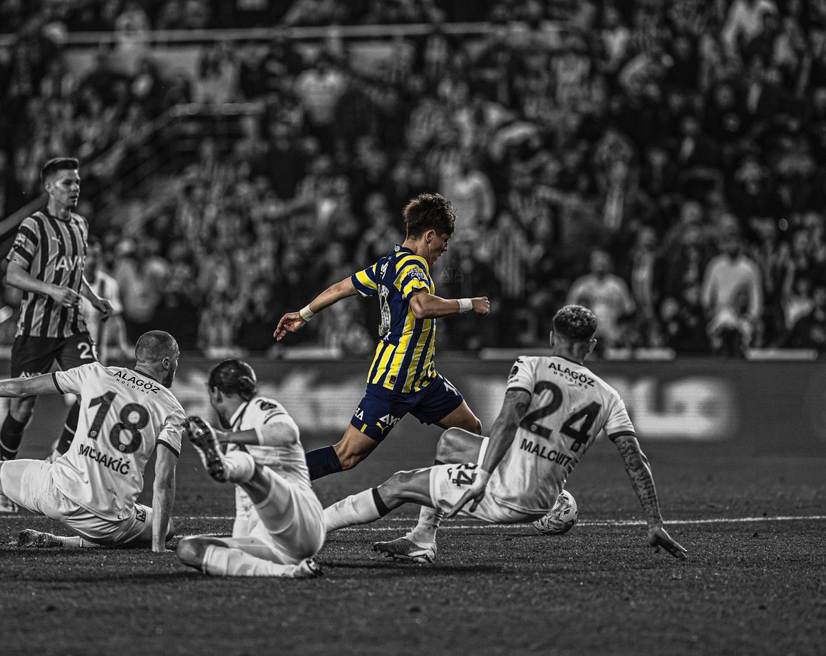 Biraz hüzün,fazlasıyla gurur…Yolun açık olsun <a href="/10ardaguler/">Arda Güler</a> 💛💙🤩👏 #ArdaGüler