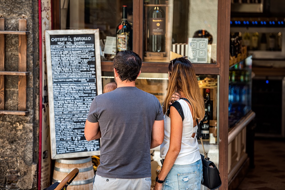 Markteffect voerde in opdracht van Regina Coeli een onderzoek uit naar de rol van taal op vakantie.
Bekijk de resultaten: reginacoeli.nl/blog/een-derde…

#nonnenvanvught #taal #vakantie #onderzoek