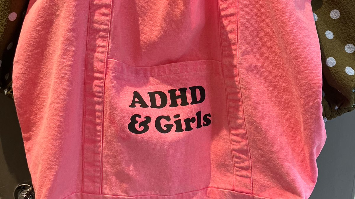 Lizzy Swan tweet media