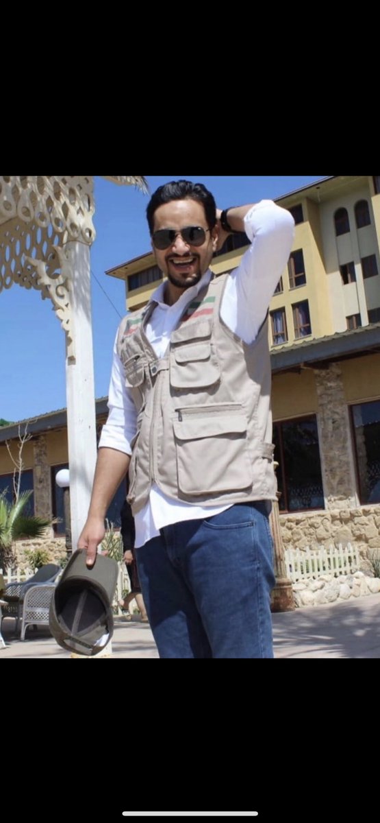 شعلة نشاط انطفت
وهمة متوقدة توقفت
وسيرة بذل طويت 
وذكرى عطرة بقيت
وحياة عطاء بالبلاء ختمت
وداعا أبا الوليد
توفي اليوم الأخ العزيز الداعية #جميل_السبع بعد معاناة مع مرض السرطان 
اللهم اغفر له وارحمه واجعل ما أصابه كفارة له وأحسن عزاء أسرته ومحبيه