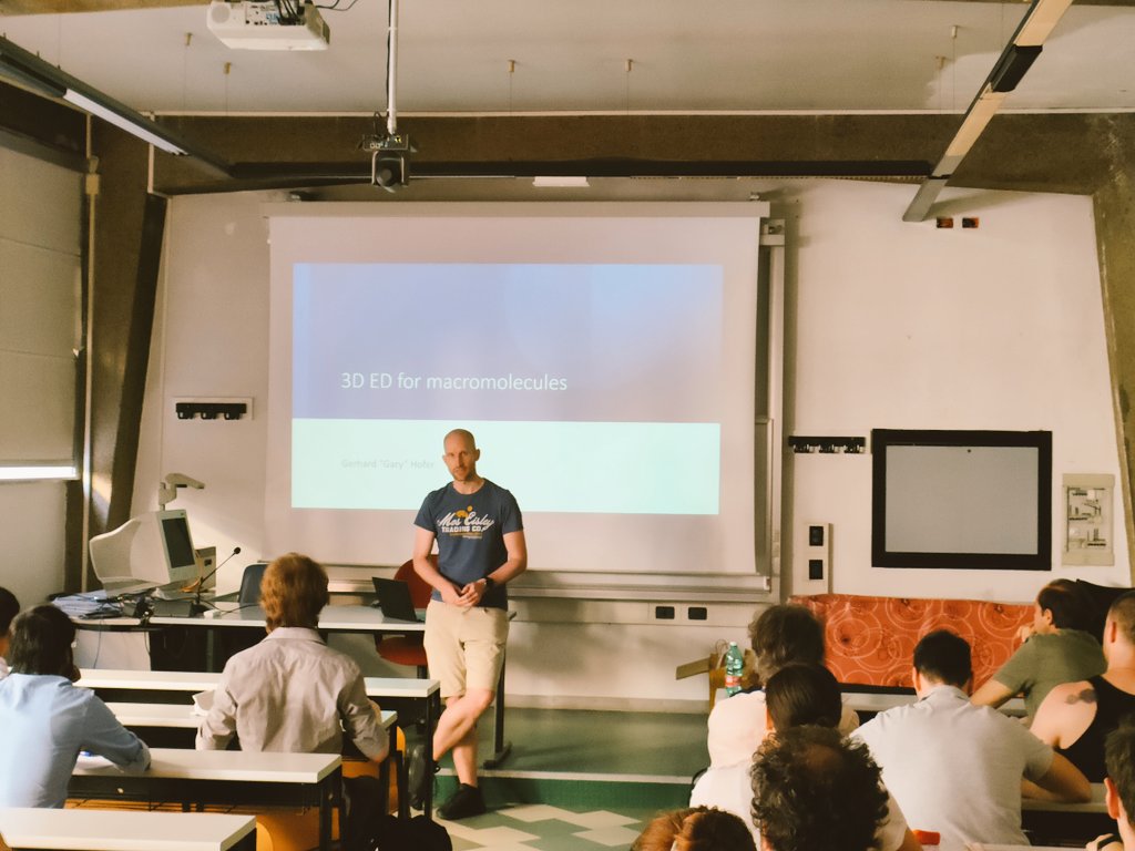 PaoloPMazzeo's tweet image. Proteins and macromolecules under the #ElectronBeam with Gerry Hofer @GaryGeriGerry at #AICS23
.
.
.
@AICryst @GCI_AIC @NanedP
