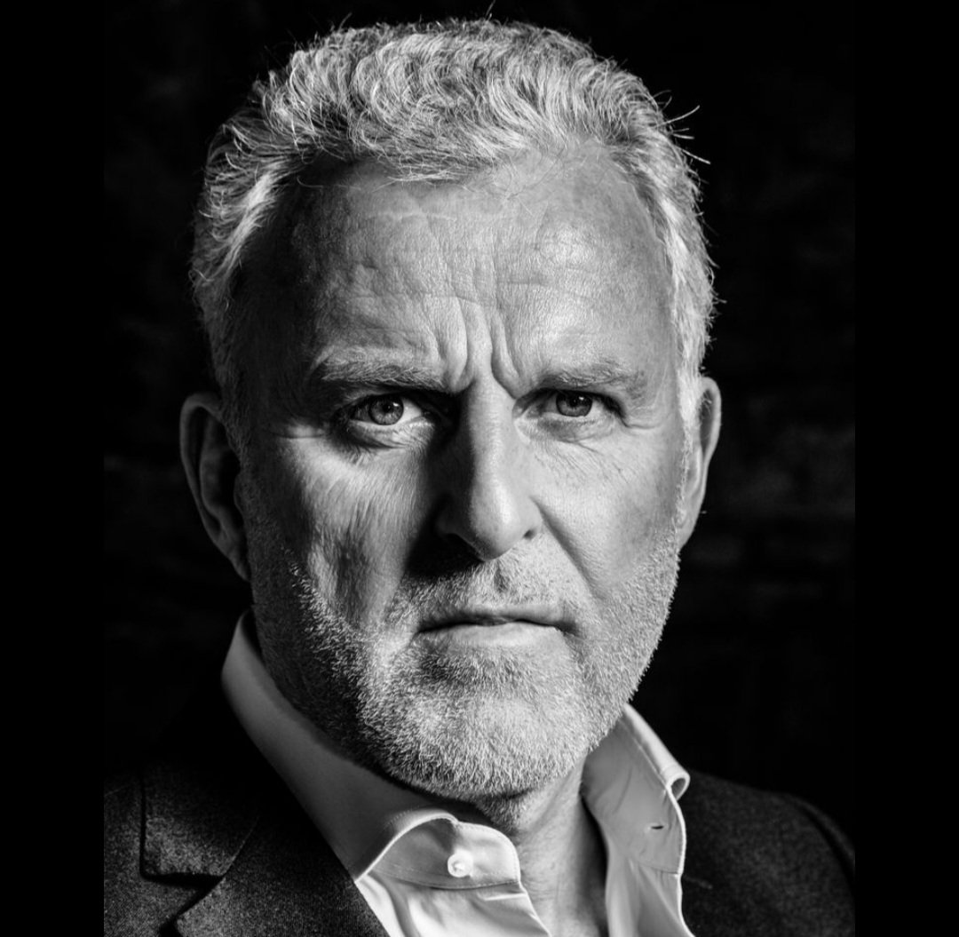 widtvoet's tweet image. Twee jaar vandaag alweer dat hij uit het leven geschoten werd. Kende hem niet goed maar we hebben paar keer met elkaar te maken gehad en als hij één ding was was het wel eerlijk.

Rust zacht kerel en kick ass daarboven.

#PeterRdeVries #PeterRdeVries