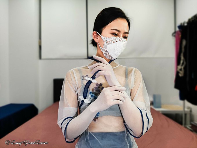 FanClub Vol.3 White Nylon Gloves - Picture set ready  I really like the style of Chi-pao (they match<a href="/tag/gloves"class="tags"><span>#gloves</span></a><a href="/tag/fetish"class="tags"><span>#fetish</span></a><a href="/tag/nylon"class="tags"><span>#nylon</span></a><a href="/tag/%E6%81%8B%E7%89%A9"class="tags"><span>#恋物</span></a><a href="/tag/longglovelover"class="tags"><span>#longglovelover</span></a><a href="/tag/%E9%95%BF%E6%89%8B%E5%A5%97"class="tags"><span>#长手套</span></a>