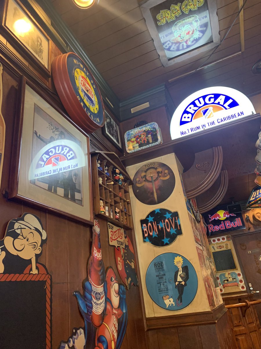 Naosan98415381's tweet photo. メガハイボールだけ先にきた🥃
#フラッシュバックカフェ #flashbackcafe https://t.co/dH83AVVNaT