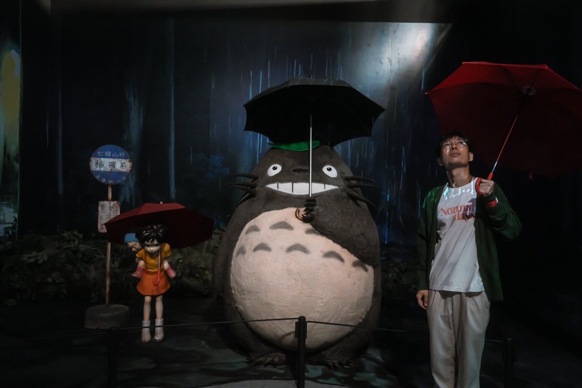 Relationtripsss's tweet photo. งาน #Ghibli ที่ CTW น่ารักมากๆ แก บัตรราคาถูกมาก โคตรคุ้ม 650 บาท 
แล้วคือมีมากเป็น 10 ฉาก แถมถ่ายรูปได้ด้วย ขยับได้ด้วย ปังมาก !! จองบัตรแล้วลงคิวไปเลย รับรองไม่ต้องบินไปไกลถึงญี่ปุ่นแล้วนะ มีฉากพิเศษ ที่อื่นไม่เคยมีด้วย #studioghibli #GhibliBKK2023 #wogbkk #ReviewThailand https://t.co/mqMtKn6Q4z