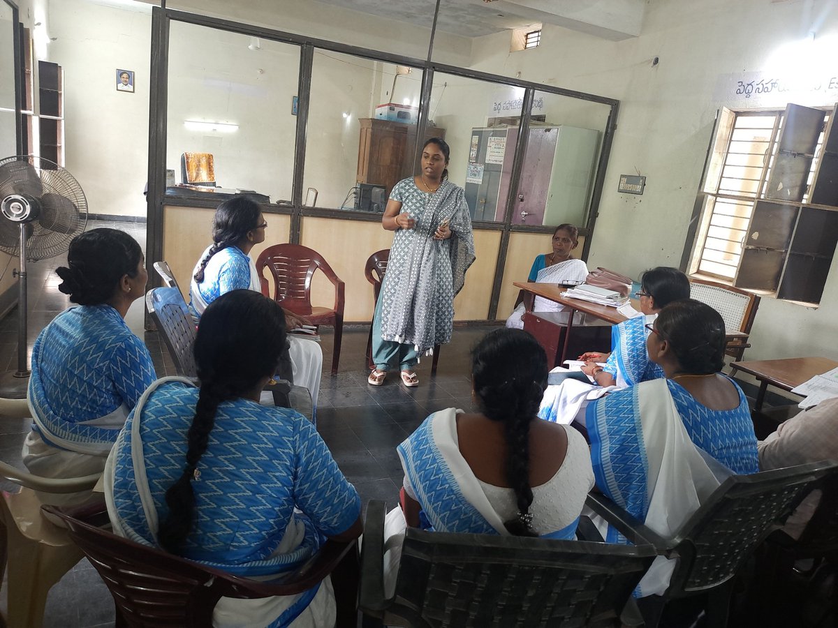 TbBhadrachalam's tweet photo. Sir, yesterday's #Ashaday program at Deputy DM&HO office. Dr.Sanghamitra Medical Officer attended and informed about #TBsymptoms,#TPT,#DBT,#NPY, #PMTBMBA and #IGRA test. It has been #informed that more #TBsuspected cases should be tested. https://t.co/5sLtj3V8Ua