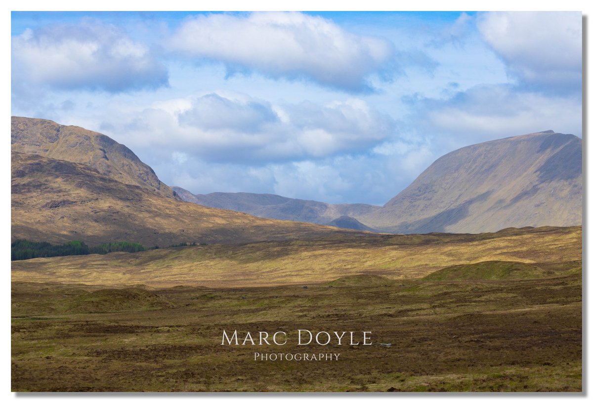 MarcDoylePhoto1's tweet photo. Another one from Glencoe viewpoint. The midgey bites were worth it 🤣🤣
#glencoe #Scotland #landscapephotography #canonuk https://t.co/xYM9bwRDVD
