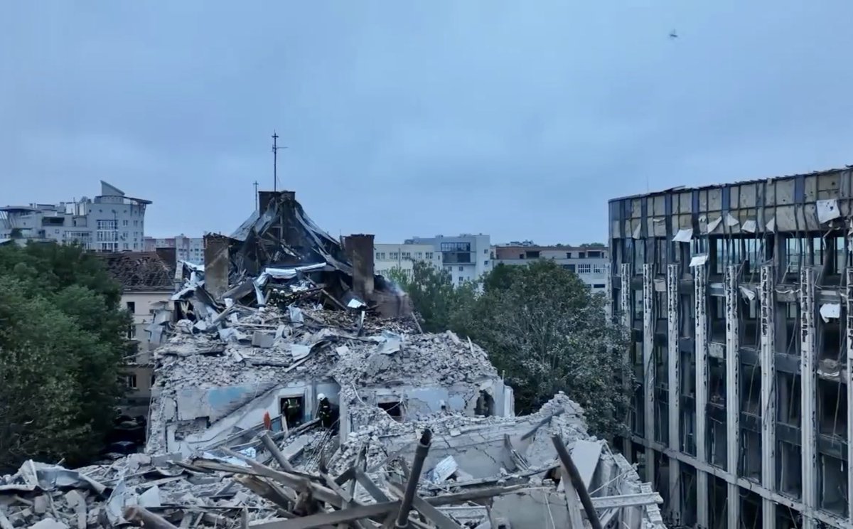 Peaceful, beautiful Lviv is about 70km from Poland, about 1000km from the front. Russia’s attack on Lviv this morning served no military aim. Their goal was simple: murder of Ukrainians. This is a war crime &amp; an act of terrorism.
#RussiaIsATerroristState #SpecialTribunalNow