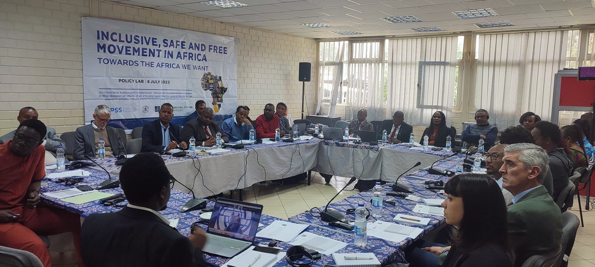 IntRefRights's tweet photo. When regional policy frameworks do not match the realities on the ground for people, it is the most vulnerable that bear the brunt. To create the #AfricaWeWant #FreeMovement must be #inclusive and #safe #FreeTrade cannot work without #FreeMovement #DGTrends https://t.co/j2eZy4sv7V