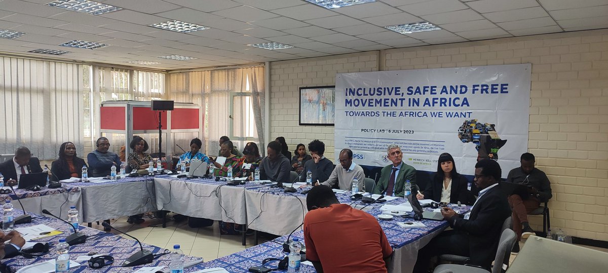 IntRefRights's tweet photo. When regional policy frameworks do not match the realities on the ground for people, it is the most vulnerable that bear the brunt. To create the #AfricaWeWant #FreeMovement must be #inclusive and #safe #FreeTrade cannot work without #FreeMovement #DGTrends https://t.co/j2eZy4sv7V