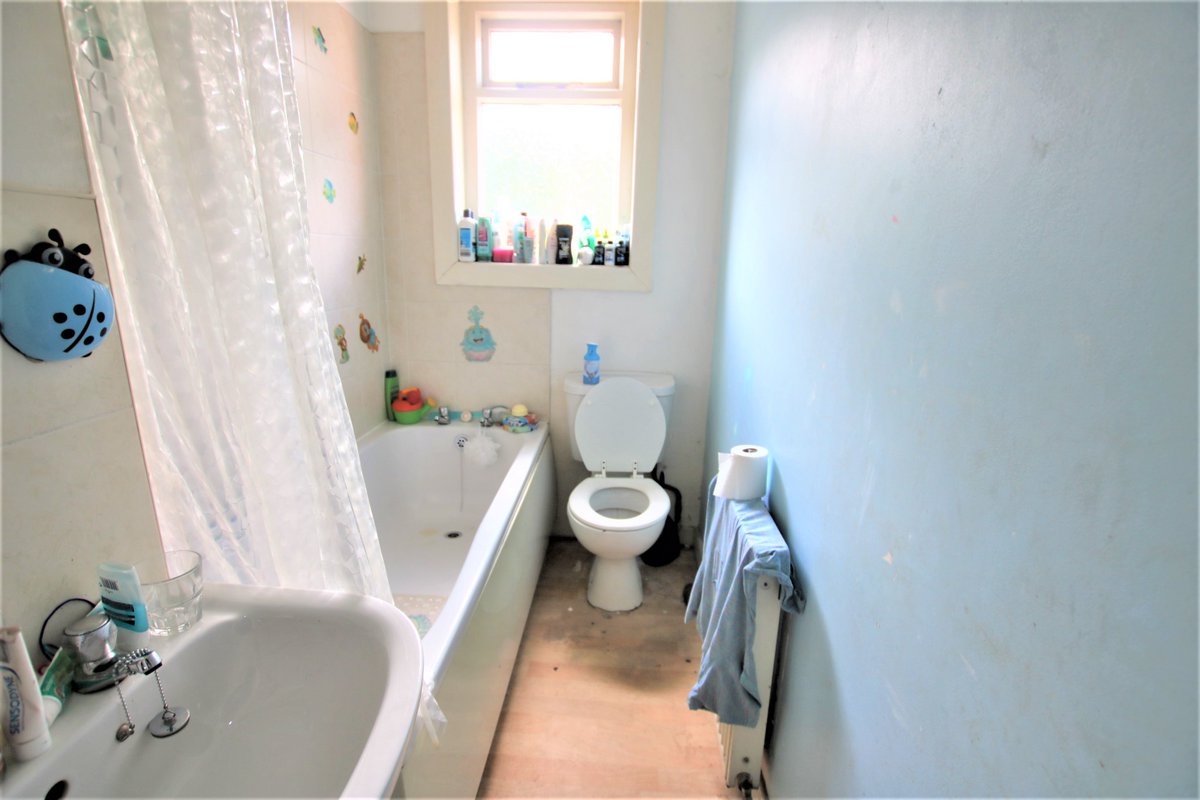 Crown Estate Agents tweet media