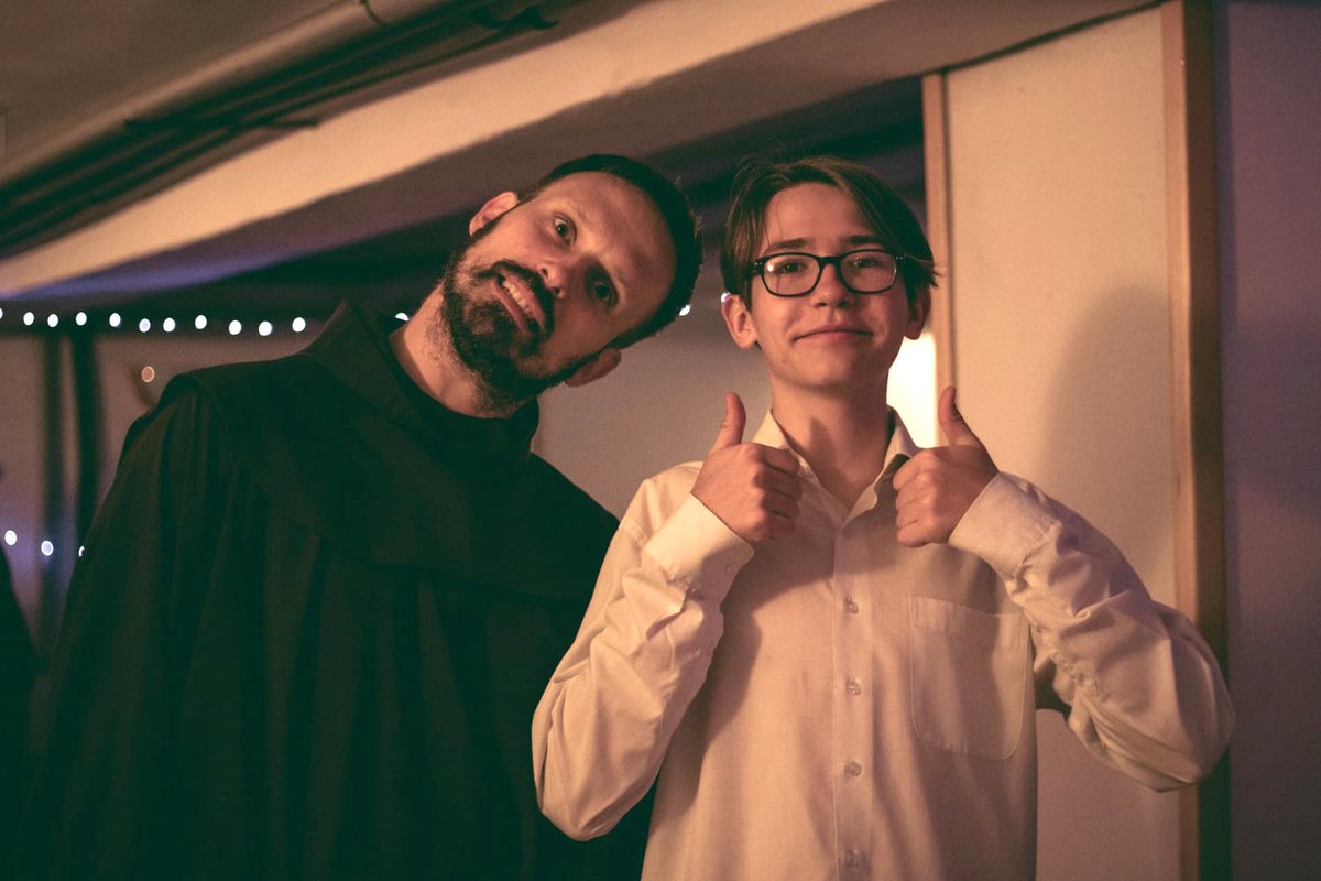 bernardyni's tweet photo. 1 lipca w Wetlinie rozpoczęły się rekolekcje wakacyjne Oazy Nowego Życia stopnia I. Prowadzi je o. Tobiasz Strzelecki z pomocą br. Eliasza z Ugandy, i 6 animatorów. W rekolekcjach bierze udział 30 młodych ludzi po ukończonej I klasie szkoły średniej. 
#FMO #oaza #Wetlina https://t.co/KpB00PXF96