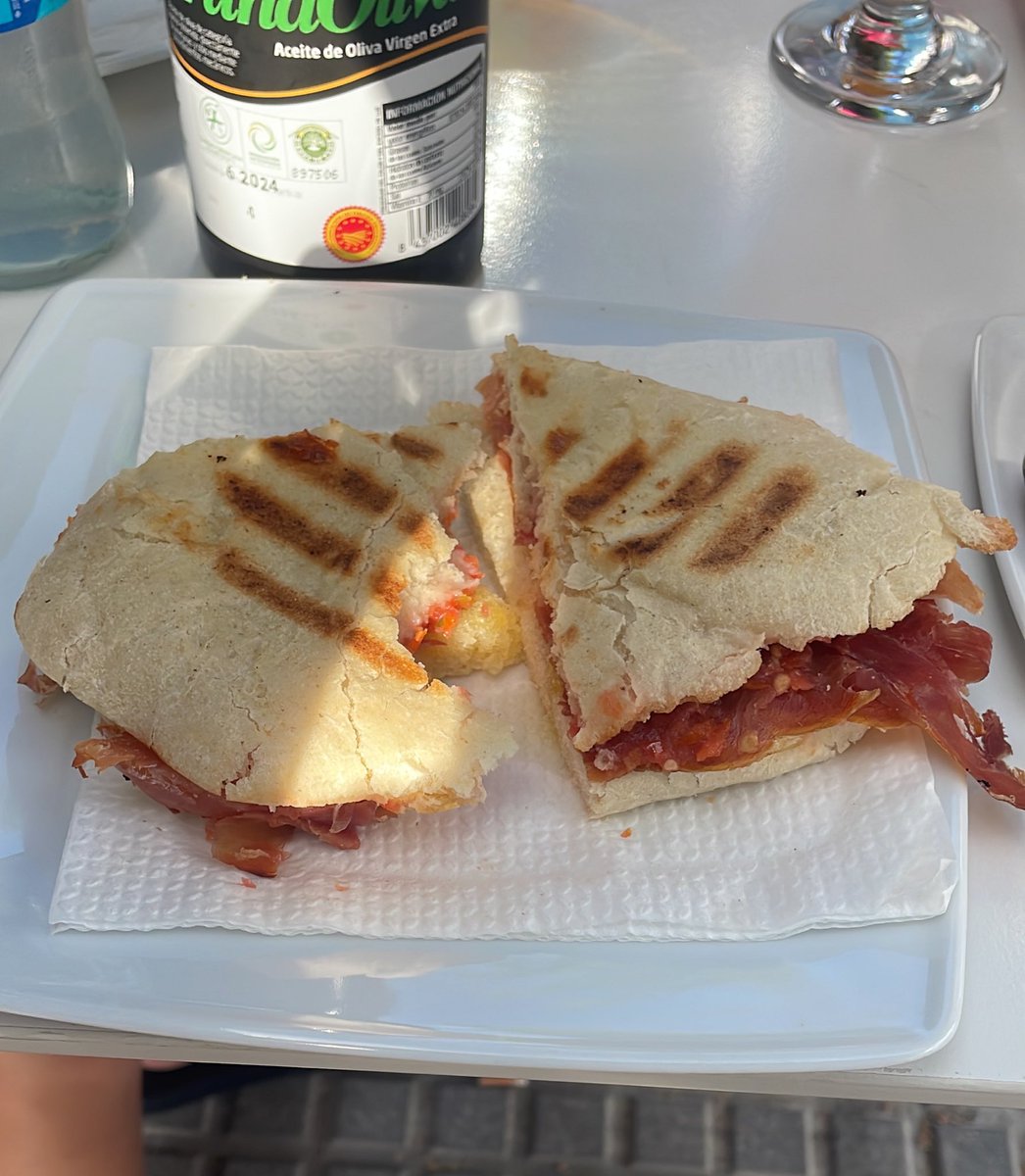Pakillo_84's tweet photo. Desayunar en Andalucía debería ser Patrimonio de la Humanidad. https://t.co/BtehKYvrsY