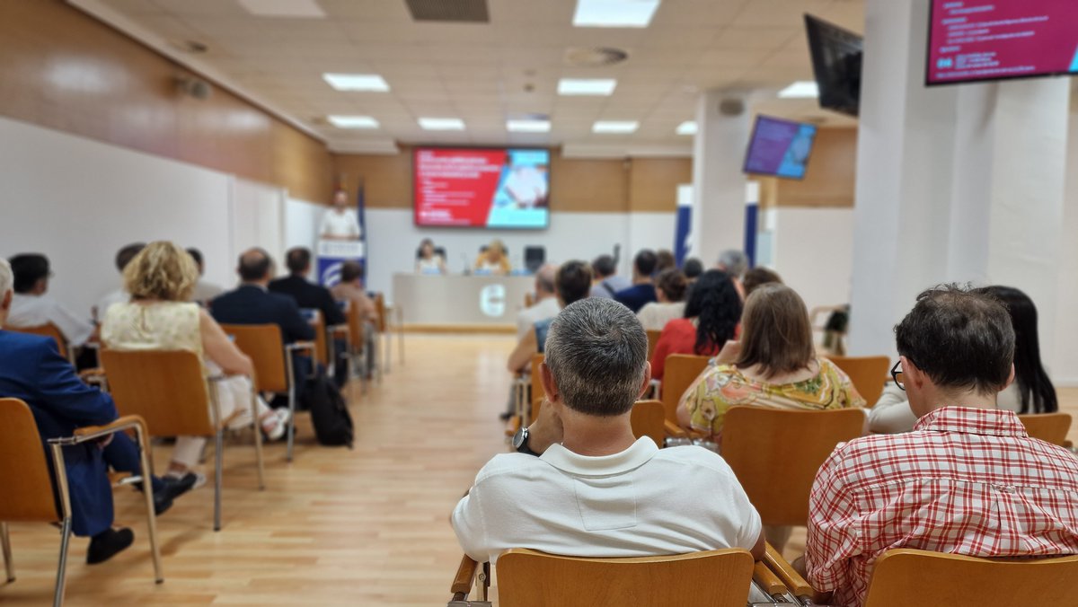 CEOEAragon's tweet photo. Segunda jornada del ciclo colaboración público privada para conocer mejor las demandas de la empresa aragonesa y conectarlas con la oferta de investigación de Universidad de Zaragoza, en este caso con sector industria y metal.
@feuzgz @camarazaragoza @unizar https://t.co/1PaJThTZ6o
