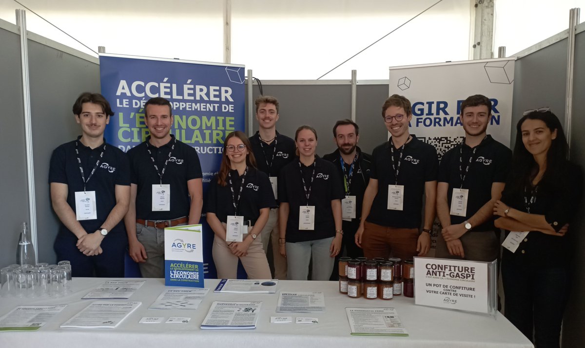 AGYRE_28's tweet photo. Journée Expertise et Construction 2023, c'est parti ! 
L'équipe Agyre au complet à l'occasion de la JEC organisée par @Le_CERIB  à #Epernon (28) ! Rendez-vous sur le stand n°1 pour parler économie circulaire et construction !

#AgyreEnsemble #EconomieCirculaire #JEC2023 https://t.co/H7aWfLMmYD