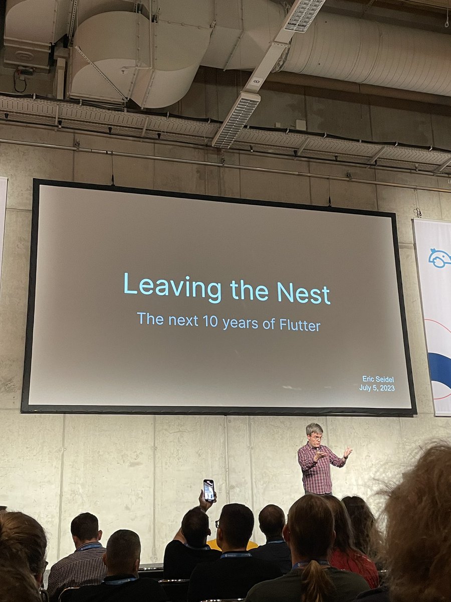 prameshbajra's tweet image. OH MY GOOOOD!!
The second day starts with a bang ‼️ 
Such an awesome talk. Loved it 😍 

#flutter #flutterconf