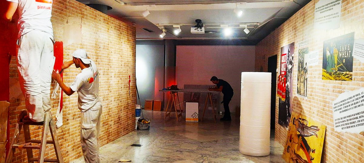 museocasalis's tweet photo. "Se despidieron y en el #adiós ya estaba la bienvenida." (Benedetti) Así nos despedimos👋de nuestras #flappers 👯‍♀️ hoy en el #museo mientras desmontamos la #exposición #LasHijasDelJazz

Pronto os descubriremos la próxima muestra mientras coloreamos un verano mágico🌈🌞en #casa🏠⚜️ https://t.co/qb4971aCK3