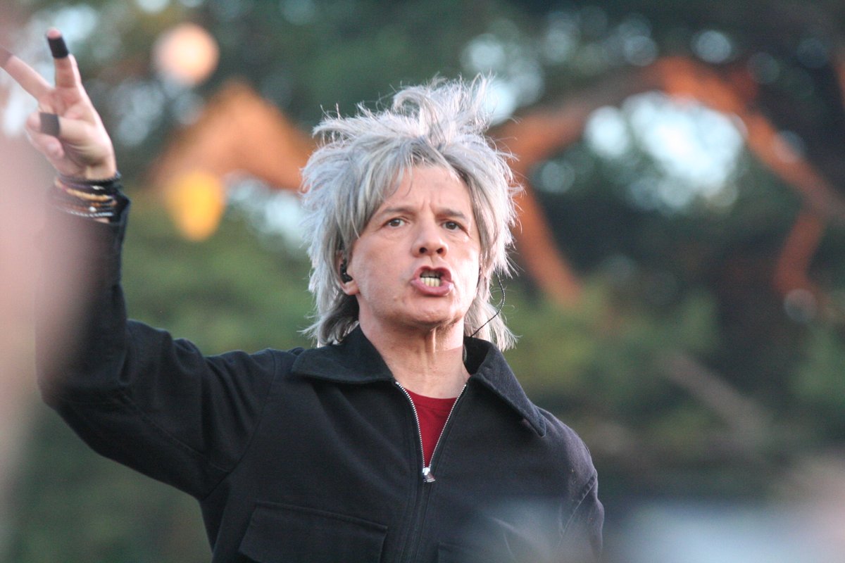 PRIFFLET's tweet image. Petite galerie de photos du Day Before de @FestBeauregard avec #Indochine et @nicolasirkis