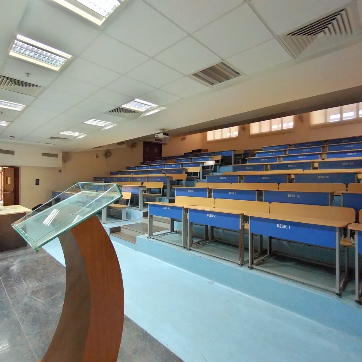 Prasad_d_Doc's tweet photo. Situation Nowadays....🧐🥱🤭
#NONEXTFOR19BATCH #MedTwitter #SayNoToNEXT https://t.co/8JQg236qK2