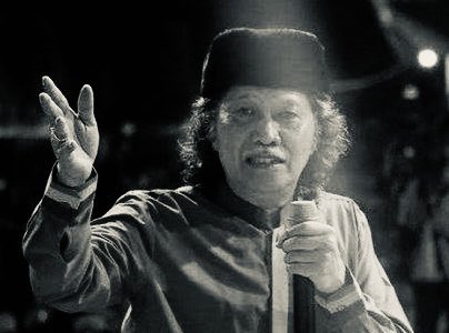 Mari berdoa; semoga Allah SWT memberi kesembuhan, kesehatan dan keadaan terbaik untuk Emha Ainun Nadjib (Cak Nun) yg dirawat di ICU RS Dr. Sardjito. 

Jalan pencerahan Cak Nun, telah diikuti jutaan manusia. Langit gelap ia robek2 hingga cahaya Cinta terpancar ke bumi. 

Alfatihah