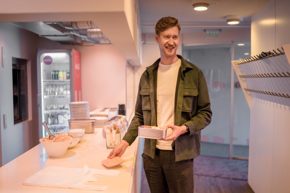 liepajalv's tweet image. Novērtējam ikviena liepājnieka un Liepājā esošā uzņēmuma iesaisti iniciatīvā “Nepērc lieku, nāca ar savu!”, kuras laikā aicinām cilvēkus mainīt savus paradumus un atteikties no vienreizlietojamajiem traukiem. 🥤

Vairāk:facebook.com/liepajalv/post…