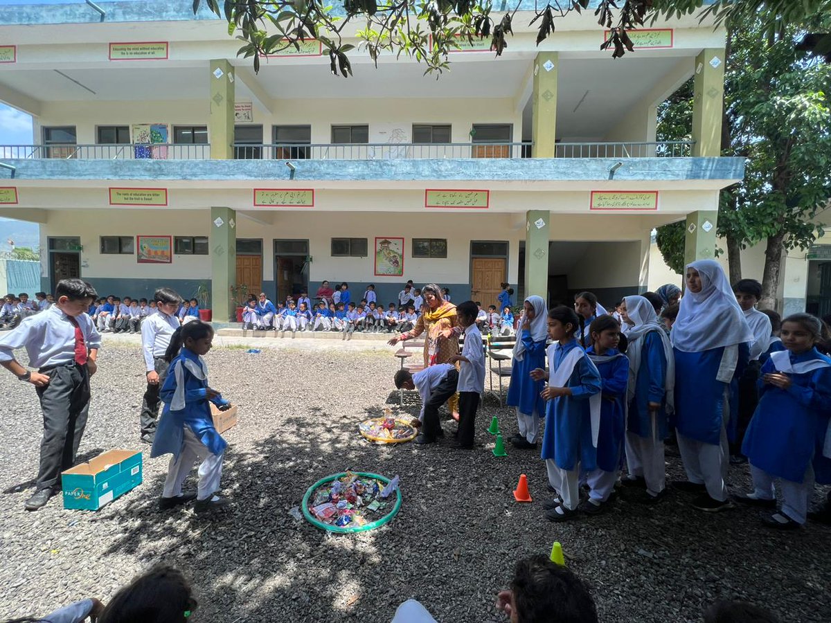 To promote #environmental  consciousness, Right To Play organized various playdays across project locations in #Islamabad and #Karachi. With the theme #savetheplanet , these playdays empowered children to share their ideas for positive environmental impact. 
#SportsForPeace