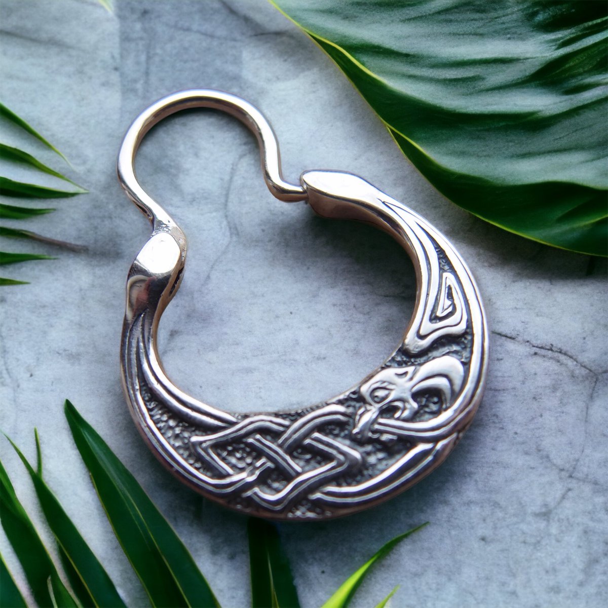 Nordic_Forces's tweet photo. Slavic pagan god Simargl hoop earring by NordicForces. Sterling silver handcrafted jewellery. Shop now >> https://t.co/9gGx77VCYu via @Etsy
#hoops #hoopearring #slavic #slavicgods #pagan #celtic #nordic #cossack #silverearring #handmadejewelry #sterlingsilver #giftforhim https://t.co/hR5f22Oz5A