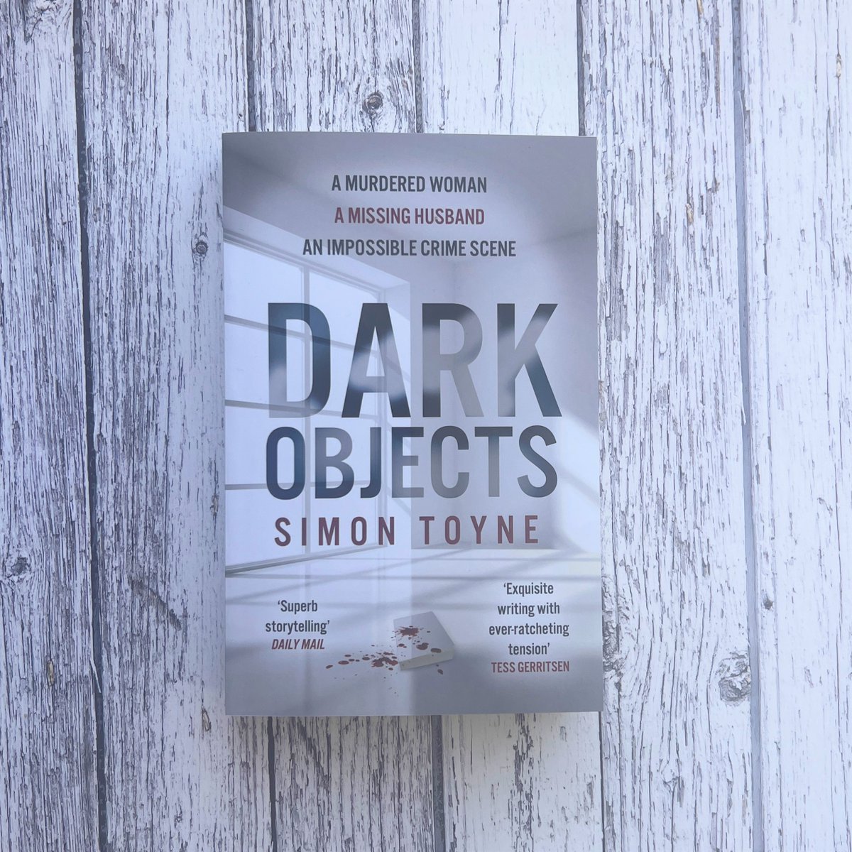 fictionpubteam's tweet photo. An Impossible Crime Scene.
An Inescapable Past.
An Uncatchable Killer.
The gripping crime thriller #DarkObjects by @simontoyne is out in paperback today! https://t.co/yHUo5YjKDm