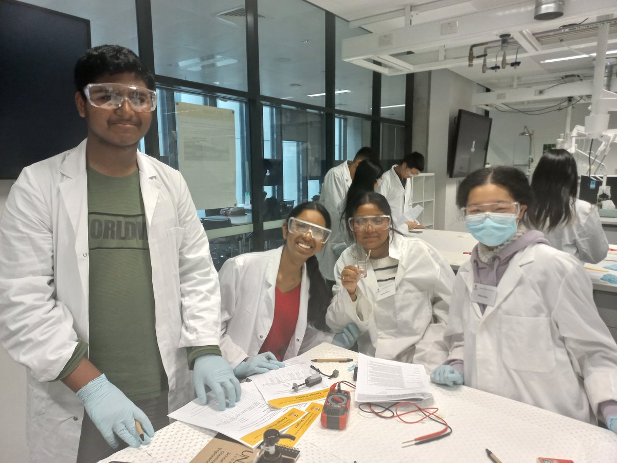 UNSWChemEng's tweet photo. It is day 4 of the high school students visit. They have been touring some of our research labs, learning and making their own kombucha, developing ideas for future food and optimising their handmade battery (before the final design tomorrow).
#UNSW #UNSWEngineering #UNSWChemEng https://t.co/zctTTP43Pi