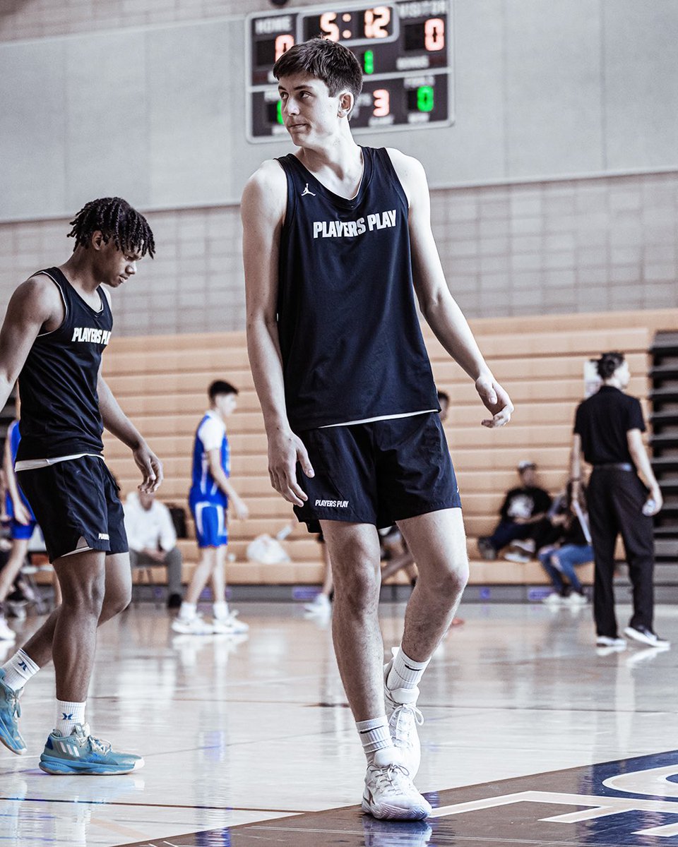 sterlingpjones's tweet photo. College programs looking for size and shooting should dial in on 2024 Ryan Enos. National level volleyball player who LOVES hoop. 6’8” traditional stretch four who can shoot it and finish. 

Opens up live period tonight at 8:00 vs Cali Rebels at Santiago Canyon College. https://t.co/uJADaGt6yb